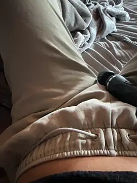 Snapshot of Ana-05 chatting on October 5, 2025, 1:20 pm Ana-05 online show from October 5, 2025, 1:20 pm