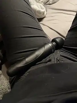 Snapshot of Ana-05 chatting on October 6, 2025, 6:38 pm Ana-05 online show from October 6, 2025, 6:38 pm