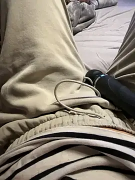 Snapshot of Ana-05 chatting on October 29, 2025, 7:04 pm Ana-05 online show from October 29, 2025, 7:04 pm