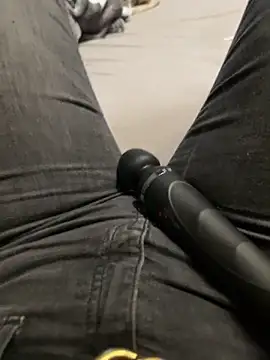 Snapshot of Ana-05 chatting on October 30, 2025, 7:36 pm Ana-05 online show from October 30, 2025, 7:36 pm