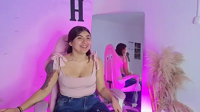 Snapshot of carolayrosse chatting on September 23, 2025, 3:20 am carolayrosse online show from September 23, 2025, 3:20 am