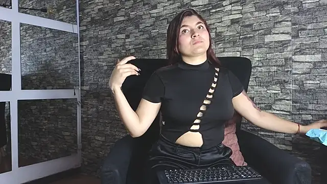 Snapshot of carolayrosse chatting on October 12, 2025, 4:17 pm carolayrosse online show from October 12, 2025, 4:17 pm