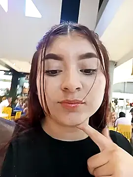 Snapshot of carolayrosse chatting on October 16, 2025, 11:17 pm carolayrosse online show from October 16, 2025, 11:17 pm