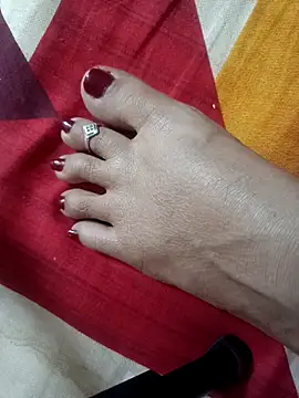 lakey91girl online show from February 5, 2026, 5:28 pm