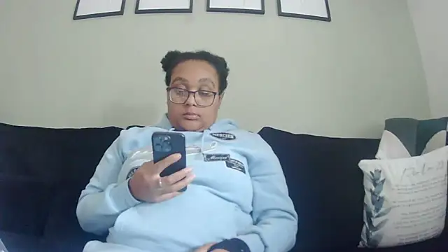 vanilla chocolate23 online show from September 16, 2025, 1:56 pm