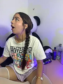 Snapshot of IamSteph13 chatting on October 19, 2025, 4:02 am IamSteph13 online show from October 19, 2025, 4:02 am