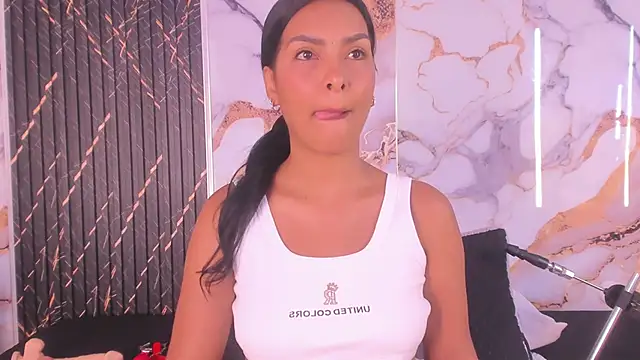 Snapshot of Alyson-a chatting on June 11, 2026, 12:47 pm Alyson-a online show from June 11, 2026, 12:47 pm