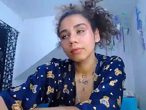 diamonmeli online show from January 22, 2025, 10:05 pm