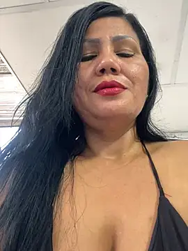 Snapshot of Hot_Rose83 chatting on March 5, 2025, 9:59 pm Hot Rose83 online show from March 5, 2025, 9:59 pm