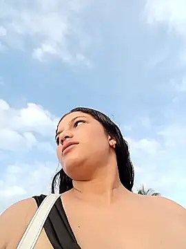 girl milk1 online show from November 3, 2025, 9:38 pm