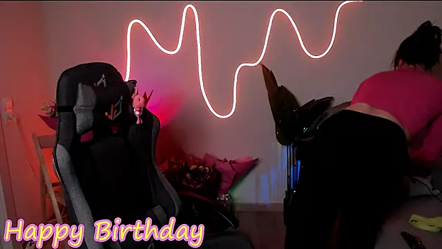 M Sensual online show from April 15, 2026, 7:43 pm