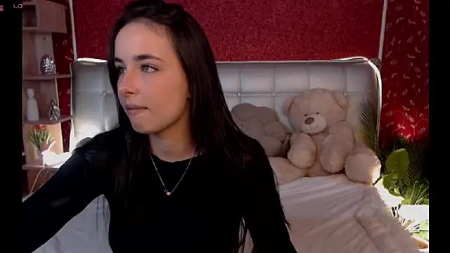 AuroraAksnesss online show from September 13, 2025, 11:21 am