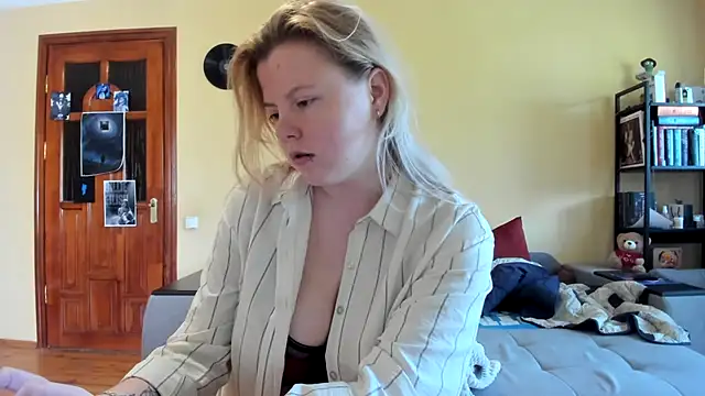 LillyDepp online show from April 23, 2026, 11:20 am