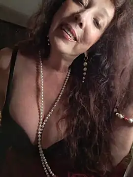 GypsyEsmeralda online show from May 27, 2026, 4:48 pm