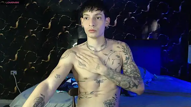 Apolo Hidalgo01 online show from April 27, 2026, 8:18 pm