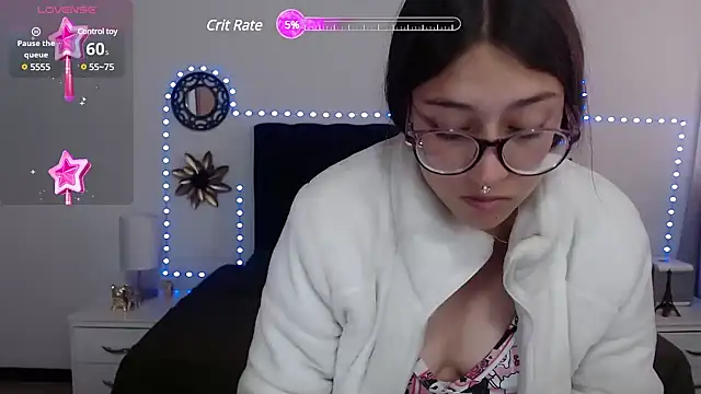 Snapshot of zoe_sweet5 chatting on March 1, 2025, 2:02 pm zoe sweet5 online show from March 1, 2025, 2:02 pm