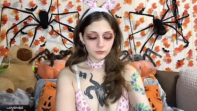 Snapshot of _Devill_Baby chatting on October 22, 2025, 7:24 pm  Devill Baby online show from October 22, 2025, 7:24 pm