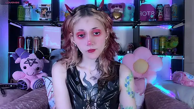 Snapshot of _Devill_Baby chatting on June 10, 2026, 7:02 pm Devill Baby online show from June 10, 2026, 7:02 pm