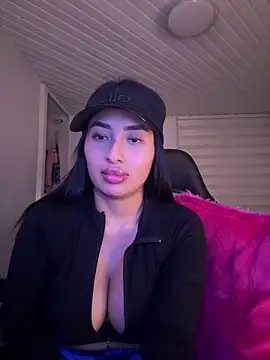 Anily Lovely online show from April 12, 2026, 11:43 pm