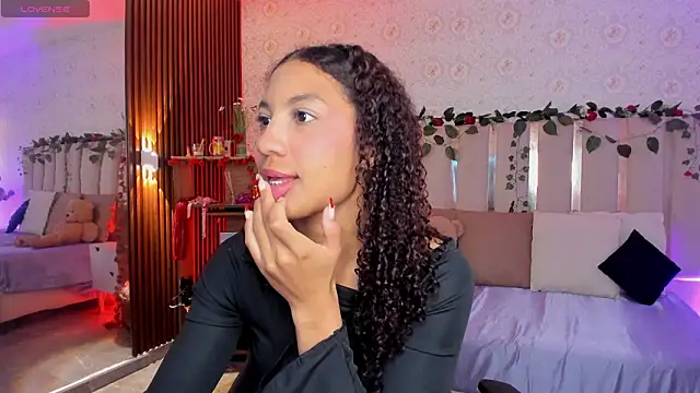 Snapshot of Daphnne_tay chatting on February 9, 2026, 3:43 am Daphnne tay online show from February 9, 2026, 3:43 am