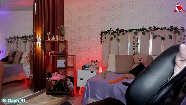 Snapshot of Daphnne_tay chatting on February 10, 2026, 4:05 am Daphnne tay online show from February 10, 2026, 4:05 am