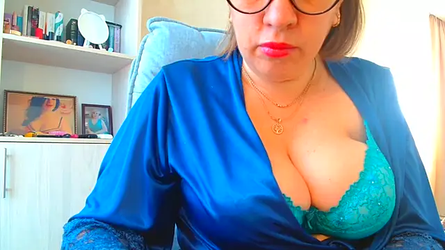 Brionia online show from October 29, 2025, 7:54 am