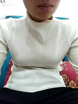 Snapshot of Aleena_Rai chatting on December 5, 2024, 10:45 pm Aleena Rai online show from December 5, 2024, 10:45 pm