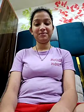 Snapshot of Aleena_Rai chatting on March 18, 2025, 7:31 pm Aleena Rai online show from March 18, 2025, 7:31 pm