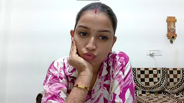 Snapshot of Aleena_Rai chatting on October 16, 2025, 6:53 pm Aleena Rai online show from October 16, 2025, 6:53 pm
