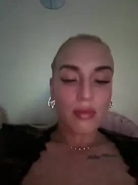 Snapshot of Barbie_26 chatting on December 23, 2024, 10:44 pm Barbie 26 online show from December 23, 2024, 10:44 pm