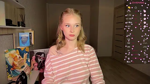 lisa barbie online show from October 19, 2025, 3:56 pm