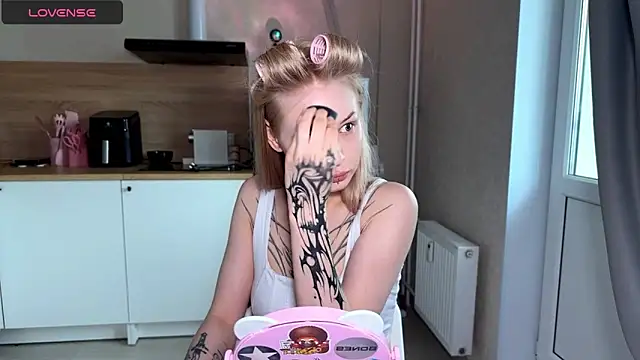 lisa barbie online show from May 14, 2026, 5:58 am