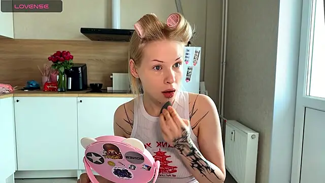 lisa barbie online show from May 17, 2026, 8:01 am