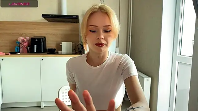 lisa barbie online show from May 21, 2026, 6:09 am