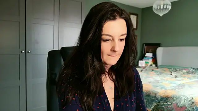 flatwhite0 online show from February 18, 2026, 10:11 am