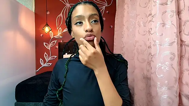 Zia Green online show from December 13, 2024, 7:32 pm