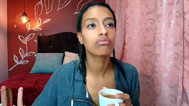 Zia Green online show from January 13, 2025, 3:26 pm