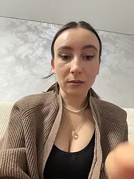 viviandaimond1 online show from December 17, 2025, 5:08 pm