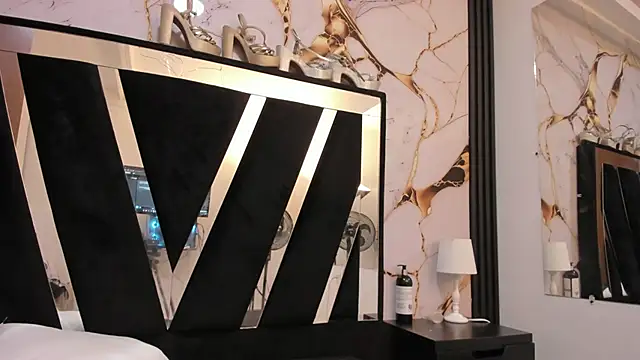 KarinaSimonz online show from February 12, 2026, 1:11 am