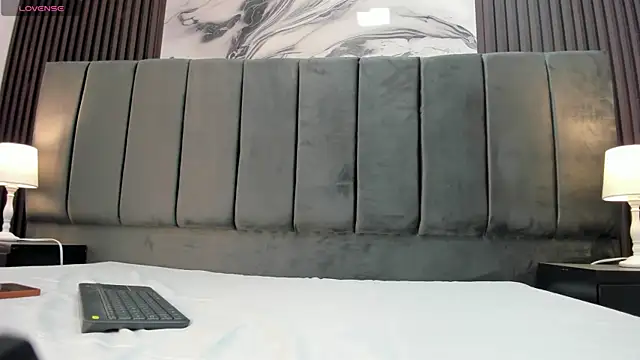 KarinaSimonz online show from April 17, 2026, 7:50 pm