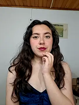 Emi chik online show from August 5, 2026, 5:32 am