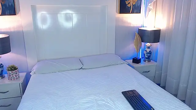 Ivyy Crystal online show from February 26, 2026, 1:10 pm