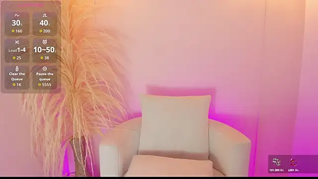 thaliafox  online show from September 23, 2025, 12:24 am