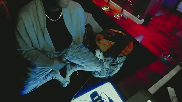 Snapshot of Pressure69mee chatting on February 1, 2025, 3:30 am Pressure69mee online show from February 1, 2025, 3:30 am