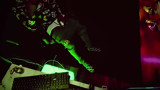 Snapshot of Pressure69mee chatting on February 2, 2025, 4:37 am Pressure69mee online show from February 2, 2025, 4:37 am