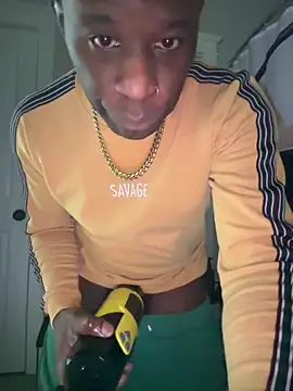 Snapshot of Pressure69mee chatting on February 16, 2025, 6:21 am Pressure69mee online show from February 16, 2025, 6:21 am