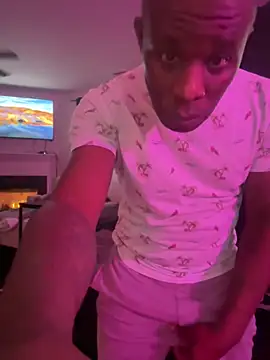 Snapshot of Pressure69mee chatting on February 21, 2025, 1:11 pm Pressure69mee online show from February 21, 2025, 1:11 pm