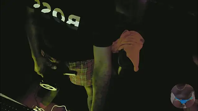 Snapshot of Pressure69mee chatting on March 5, 2025, 3:40 am Pressure69mee online show from March 5, 2025, 3:40 am