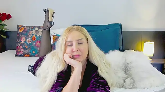 Snapshot of MariaRichi_ chatting on March 13, 2025, 12:13 pm MariaRichi  online show from March 13, 2025, 12:13 pm