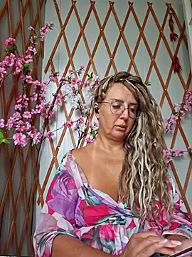 Snapshot of MariaRichi_ chatting on September 23, 2025, 7:22 am MariaRichi  online show from September 23, 2025, 7:22 am